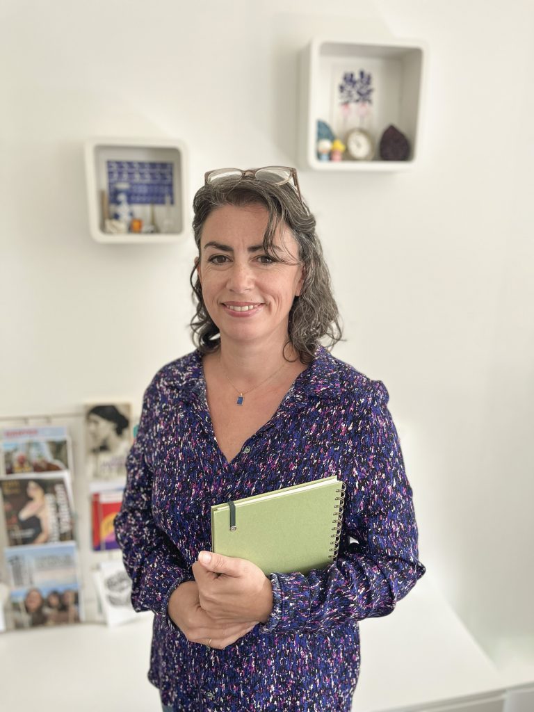 Photo de Solène graphiste de l'atelier la belle verte